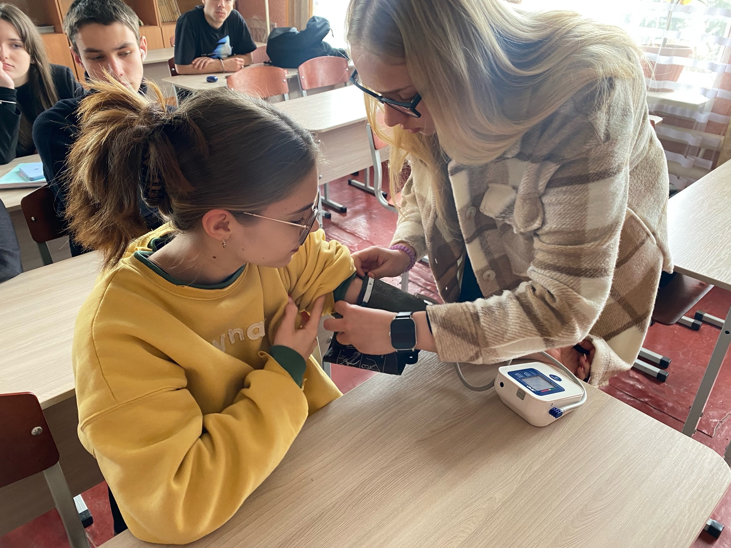 Первая помощь, основы преподавания первой помощи, основы ухода за больным.